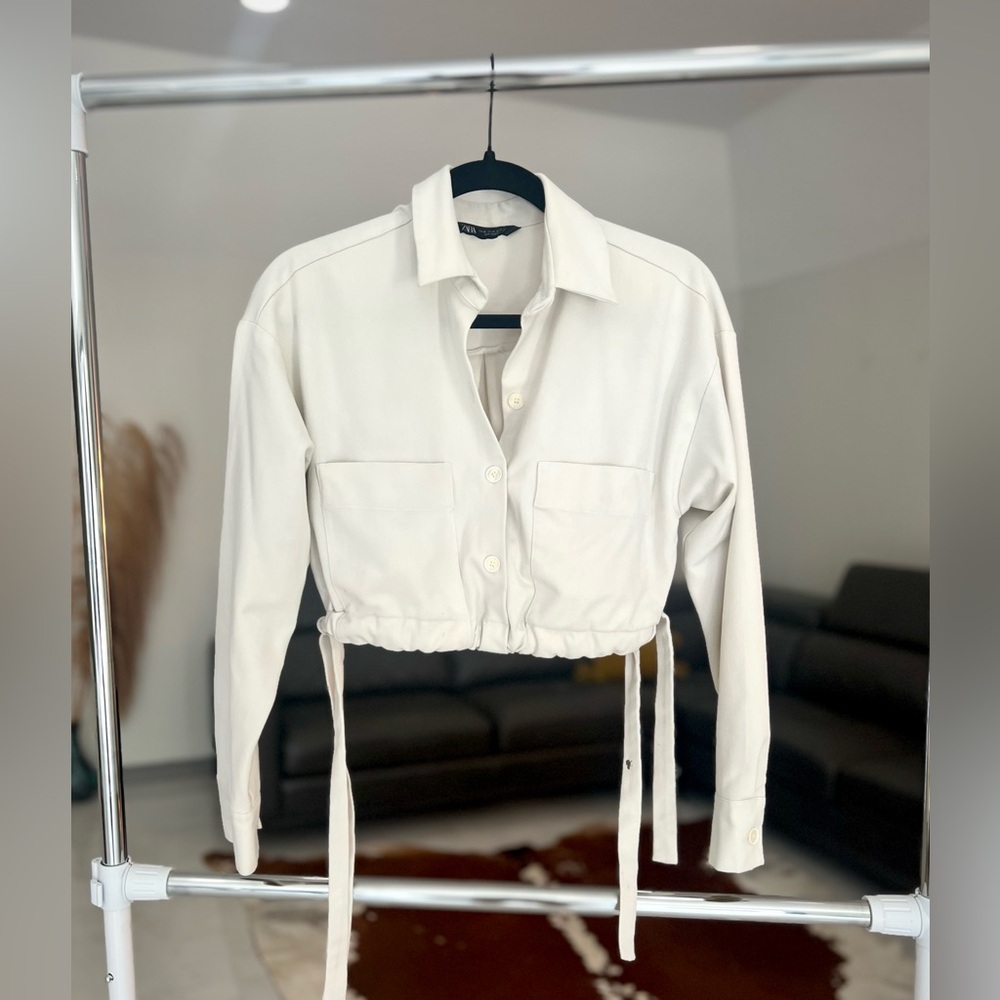 Zara Off-White Cropped Button-Up Shirt Sz XS